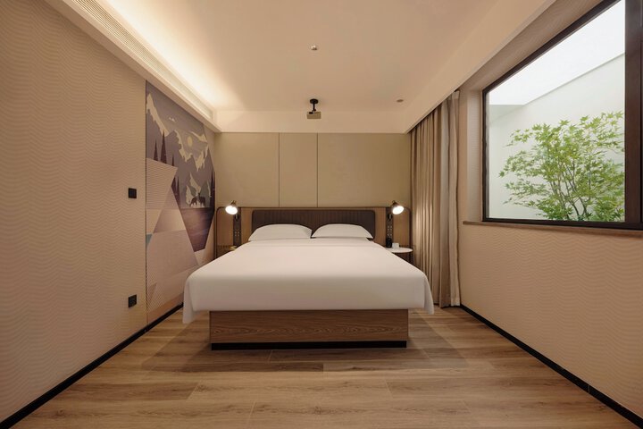 Room 31 of 127