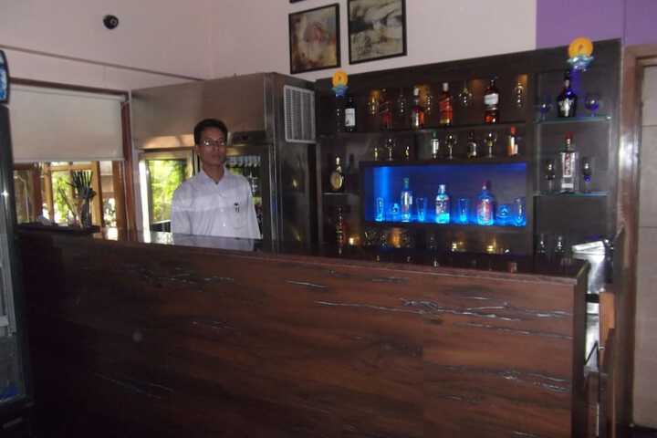 Lounge 20 of 23