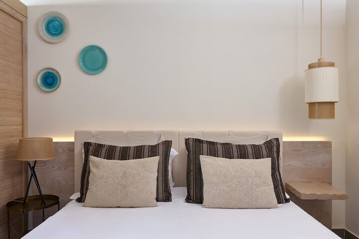 Room 27 of 225