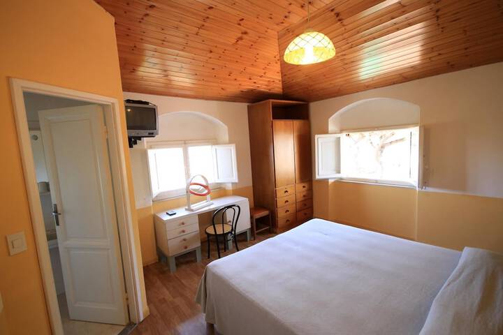 Room 15 of 22