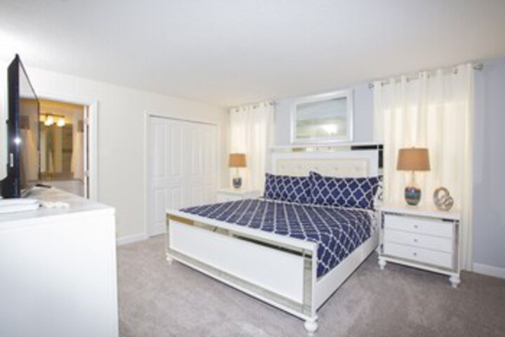 Room 33 of 42