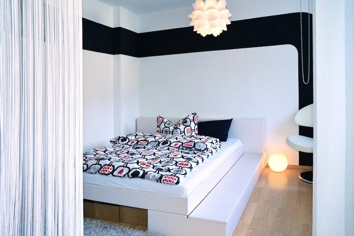 Room 3 of 37