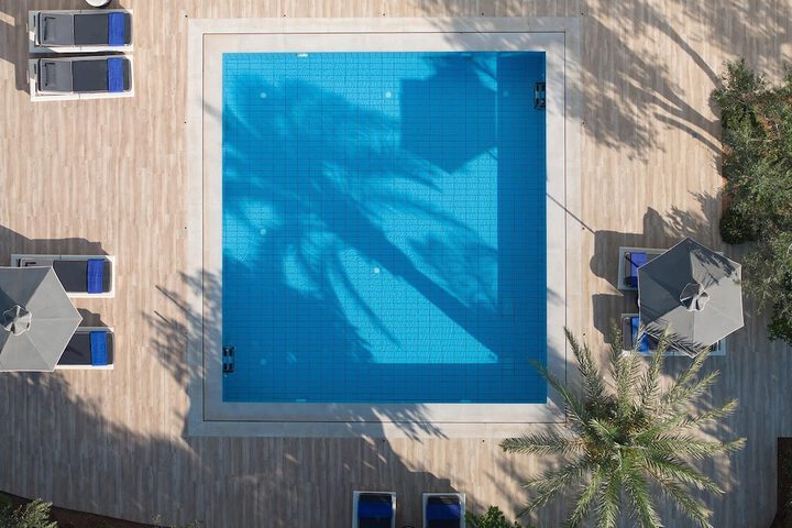 Pool 136 of 242