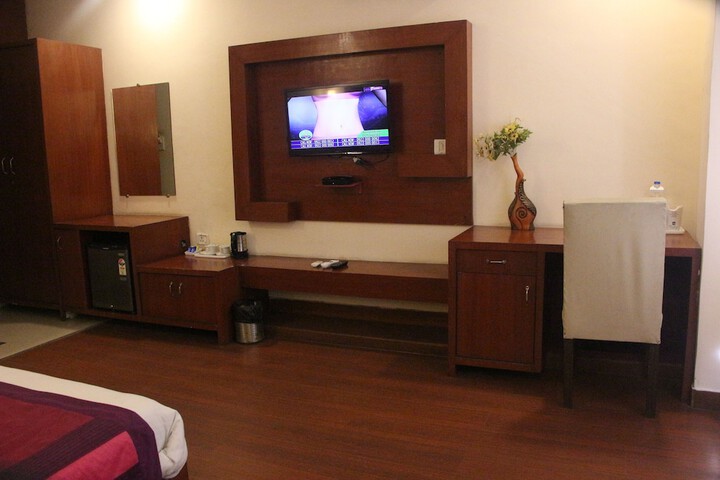 Room 17 of 29