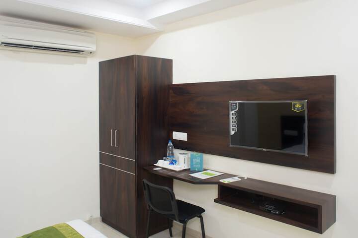 Room 8 of 31