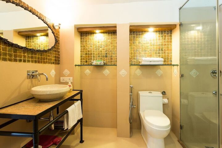 Room 15 of 25