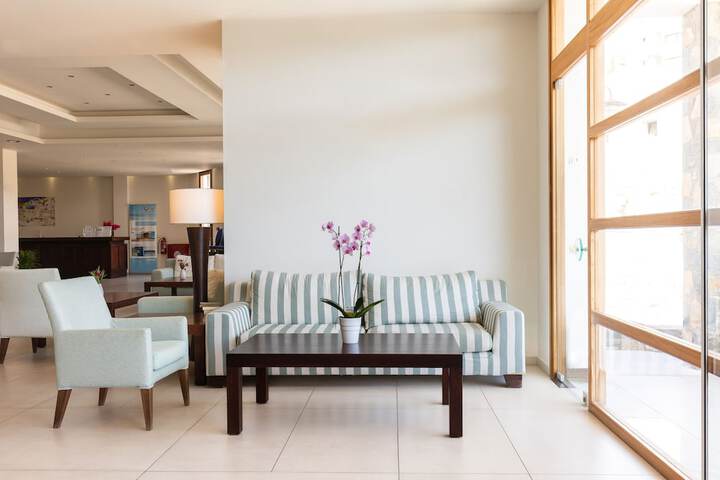 Guest Lobby