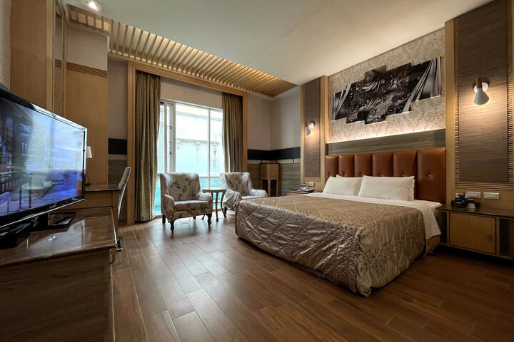 Room 50 of 83