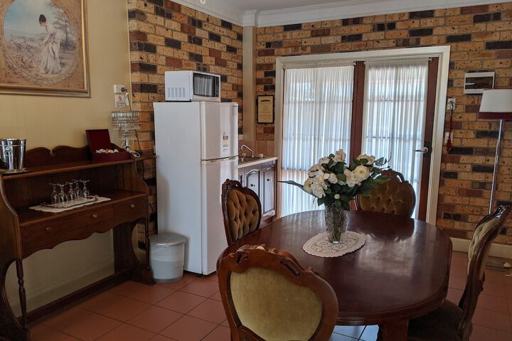 Room 18 of 175
