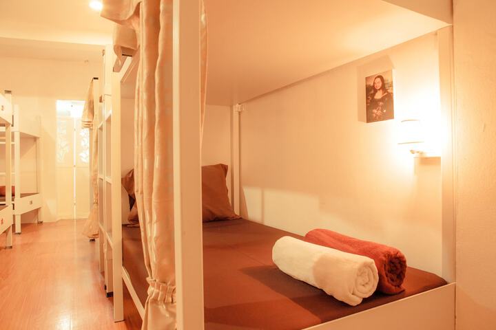 Room 5 of 17