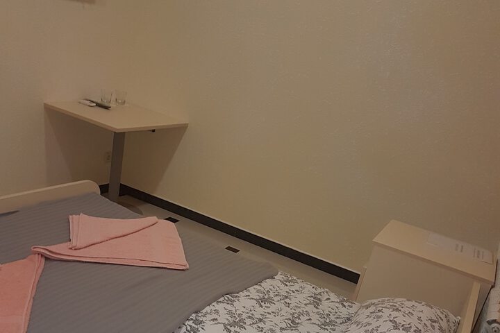 Room 8 of 22