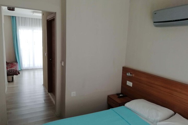 Room 12 of 67