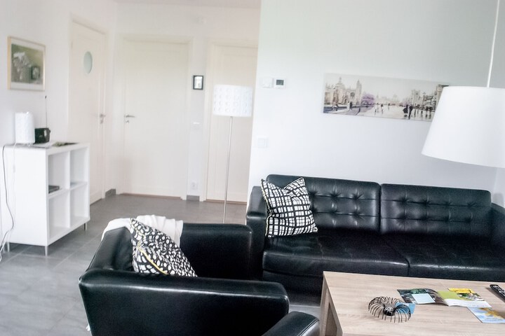 Room 105 of 164