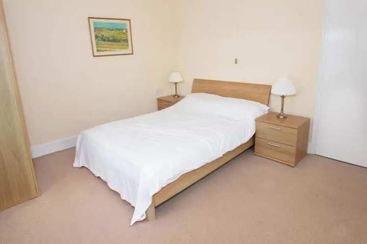 Room 5 of 10