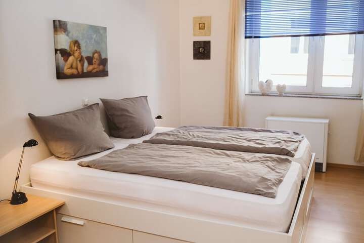 Room 6 of 25