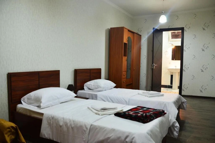 Room 10 of 10