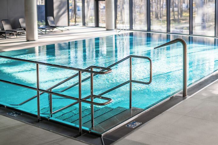 Pool 21 of 29