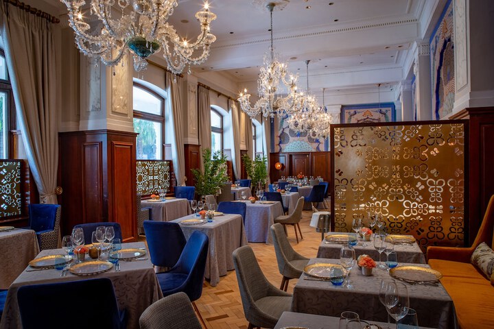 Dining 104 of 160