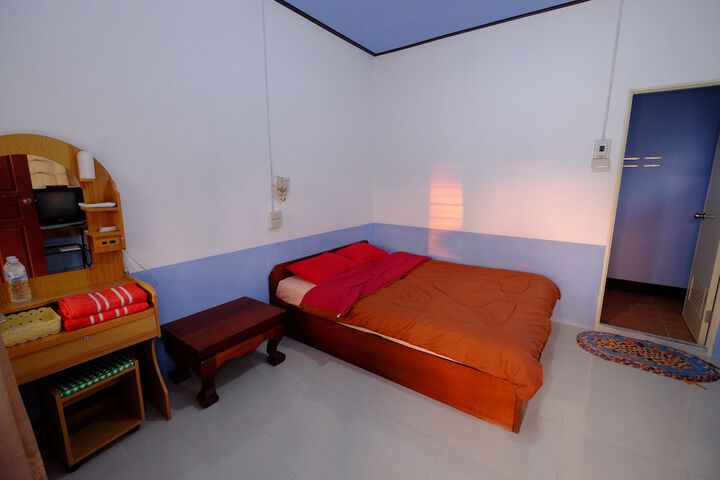 Room 4 of 29