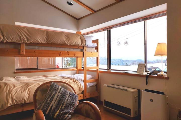 Room 16 of 110