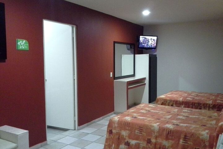 Room 13 of 24