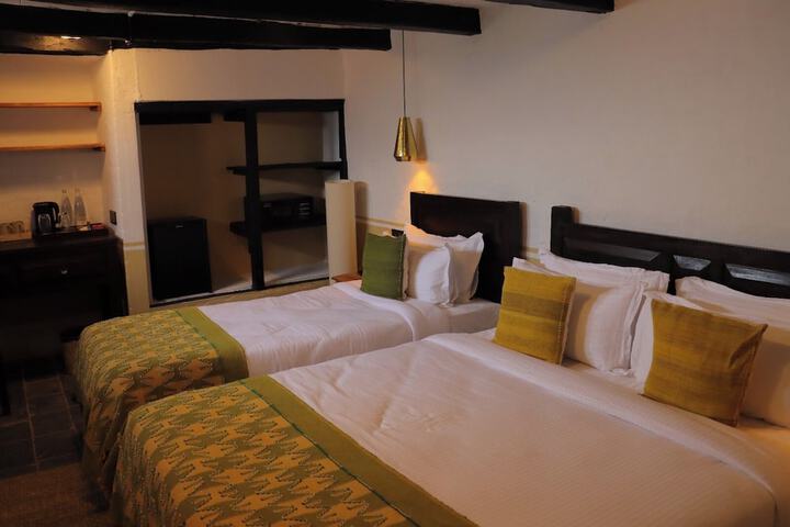 Room 7 of 28
