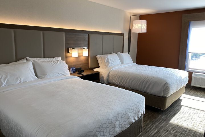 Room 5 of 60