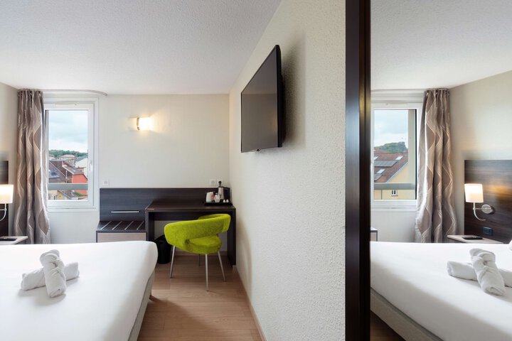 Room 8 of 41