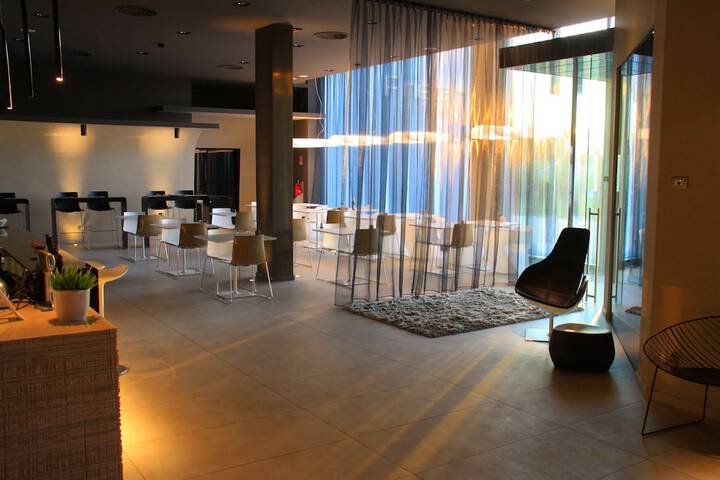 Hotel 2 of 95