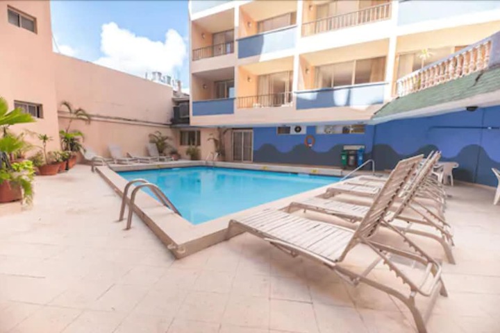 Pool Hotel