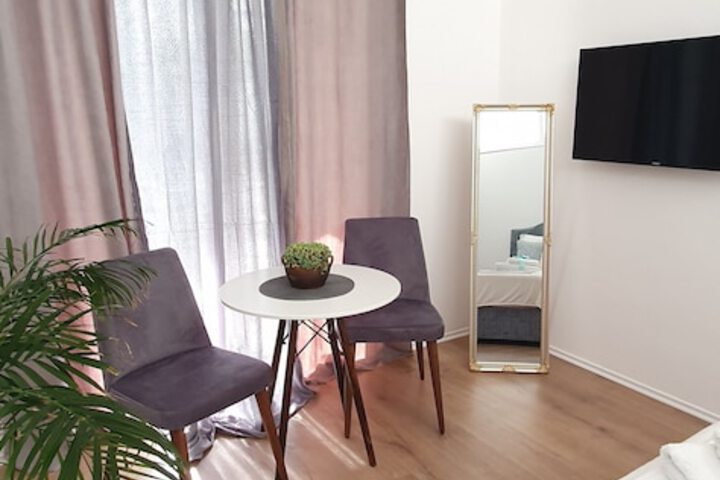 Room 25 of 47