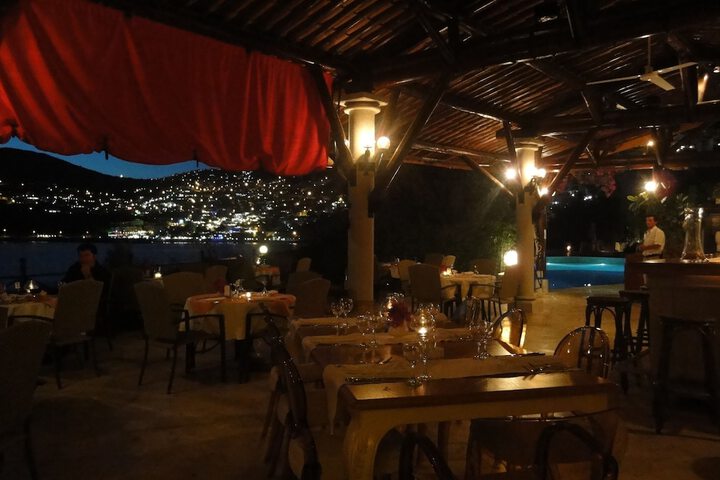 Dining 77 of 105