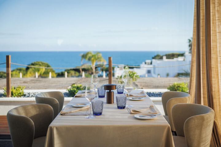 Dining 53 of 78