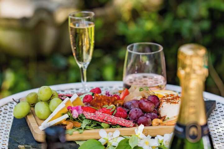 Champagne service