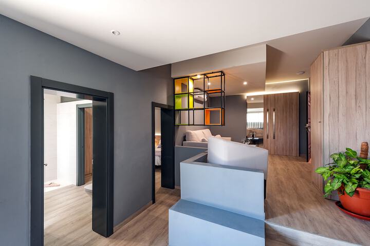 Room 12 of 48