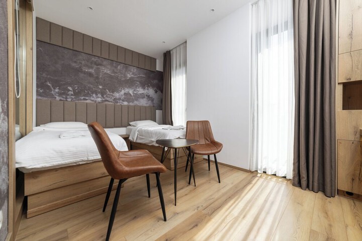Room 8 of 26