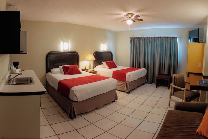 Room 32 of 79