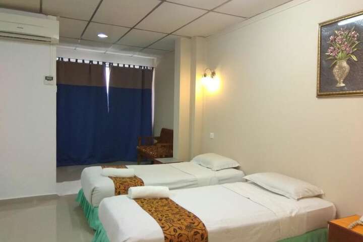 Room 8 of 22