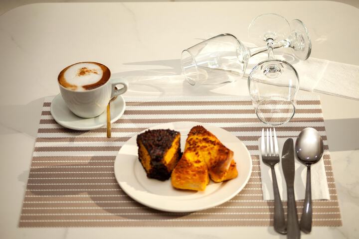 Breakfast/Coffee Service 19 of 29