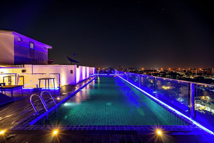 Pool 121 of 168