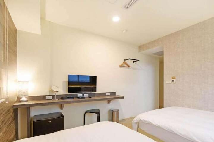 Room 14 of 19