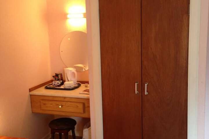 Room 7 of 20