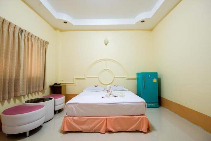 Room 17 of 39