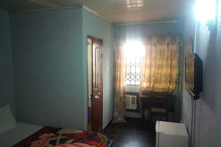 Room 3 of 13