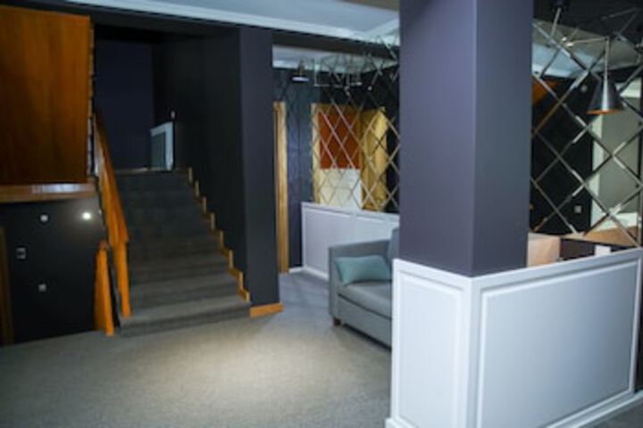Ballroom/Hall 2 of 3