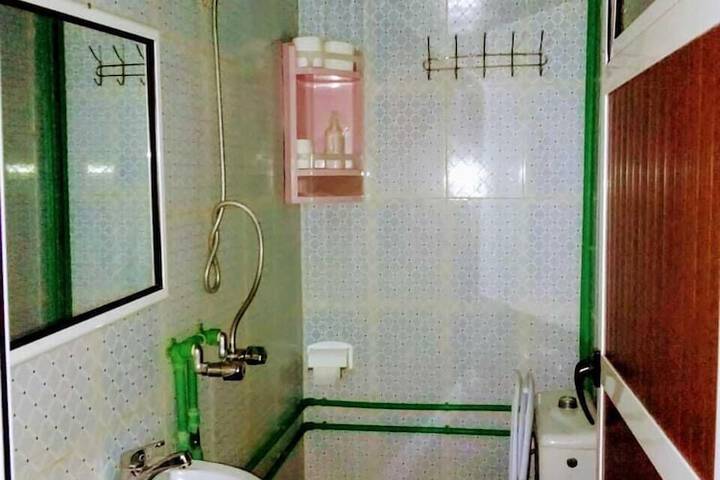 Room 4 of 4