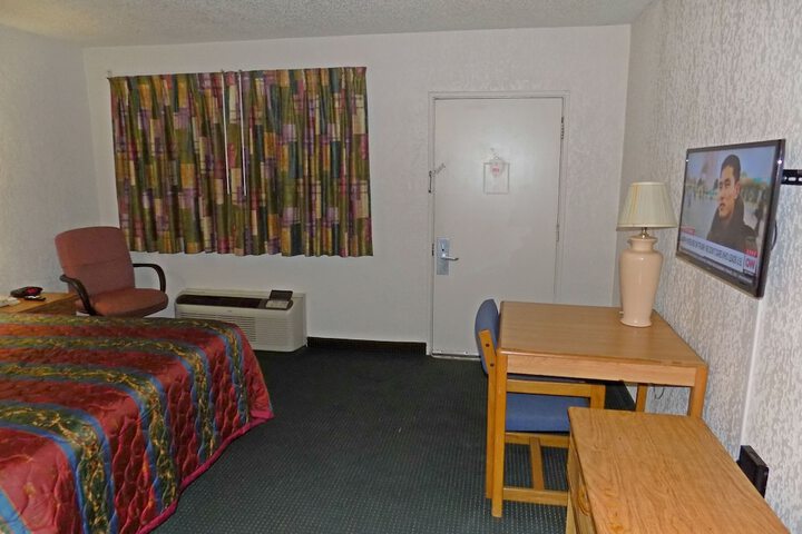 Room 16 of 26