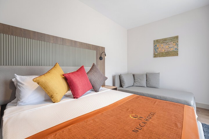 Room 20 of 86