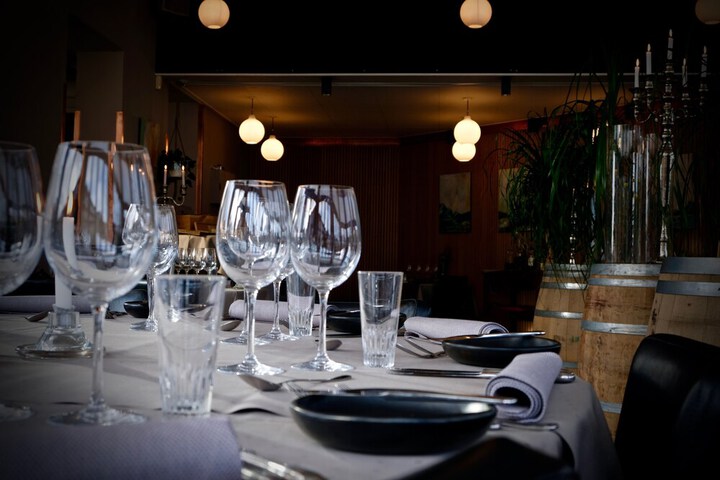 Dining 31 of 43