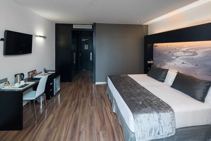 Room 7 of 92